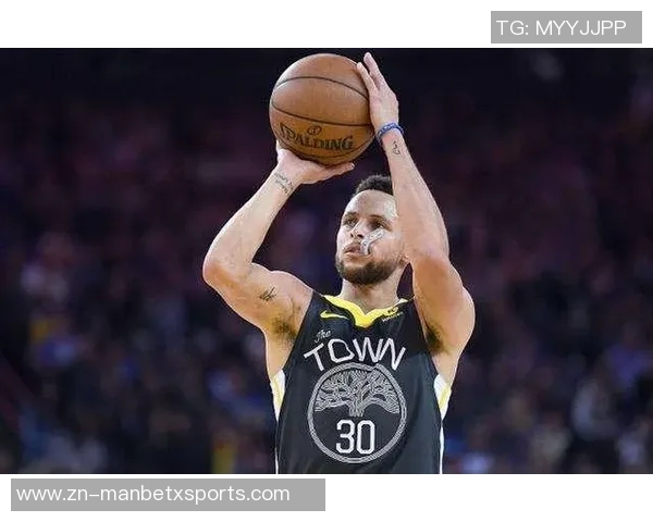 库里第三节表现出色但下场后勇士陷入得分荒球队失去节奏 库里第三节表现出色但下场后勇士陷入得分荒球队失去节奏